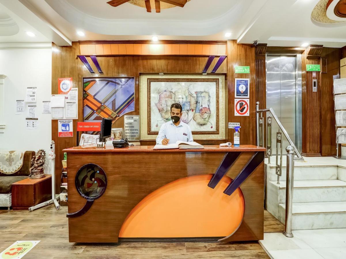 Hotel Grand Park Inn Delhi Kültér fotó
