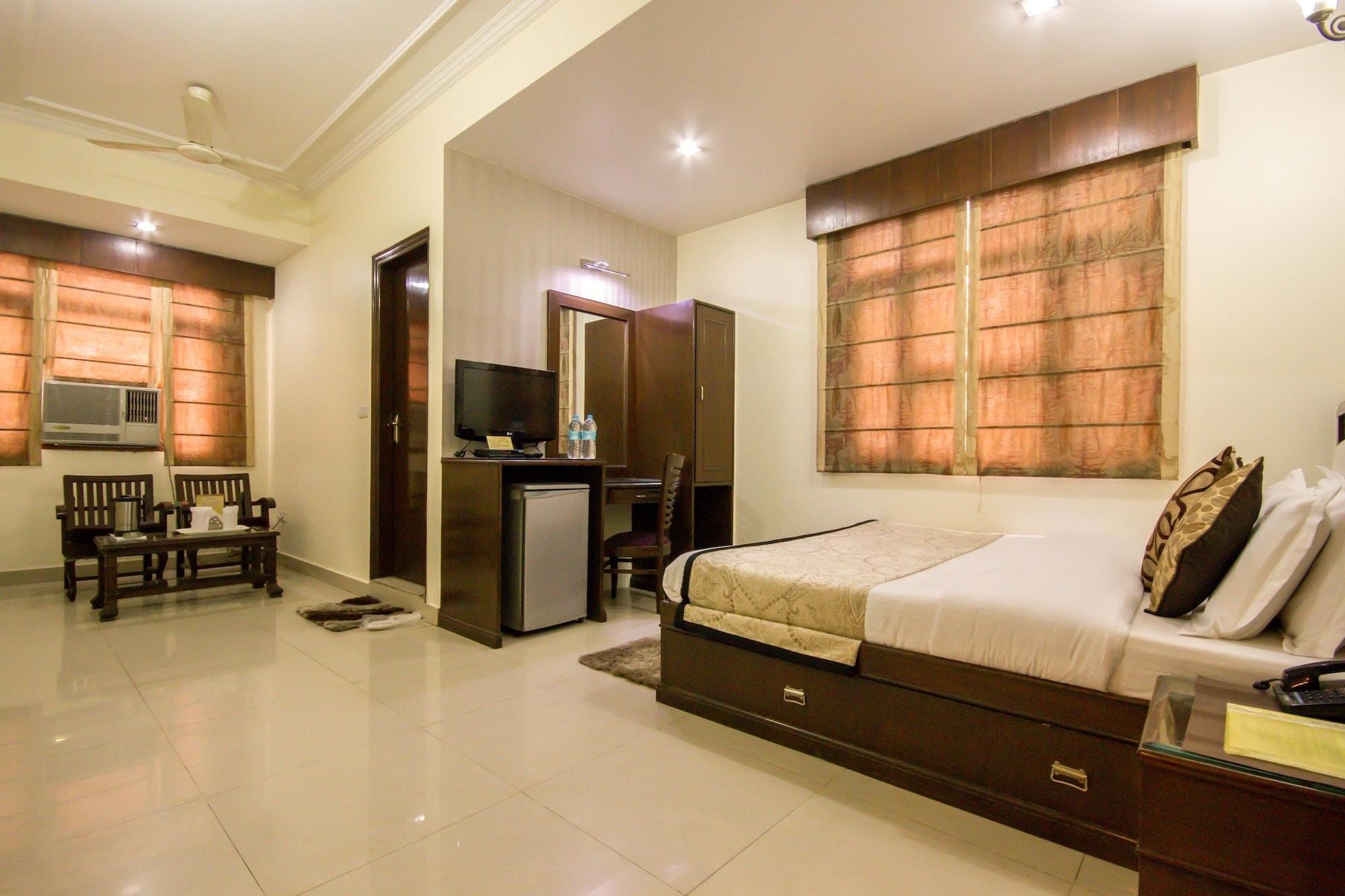 Hotel Grand Park Inn Delhi Kültér fotó