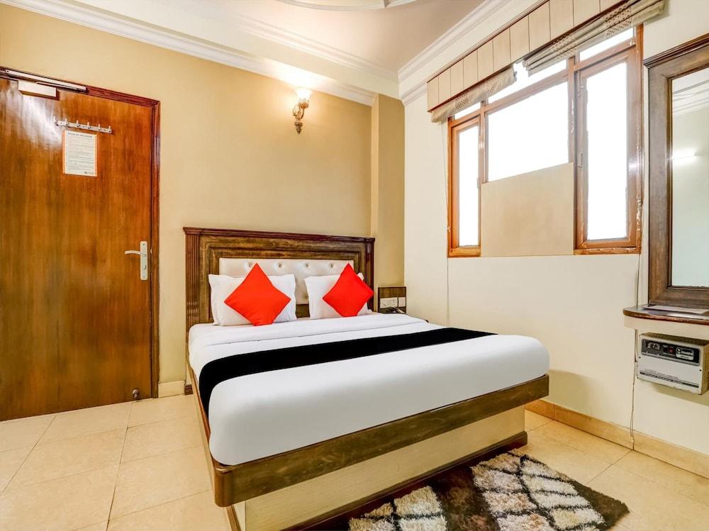 Hotel Grand Park Inn Delhi Kültér fotó