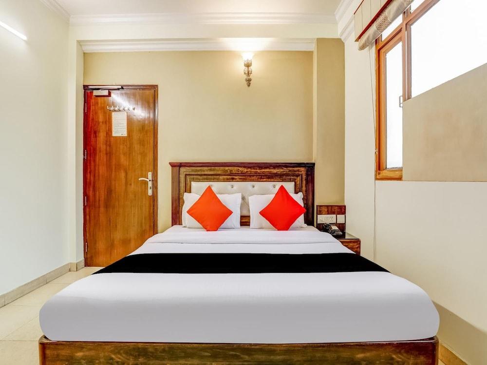 Hotel Grand Park Inn Delhi Kültér fotó