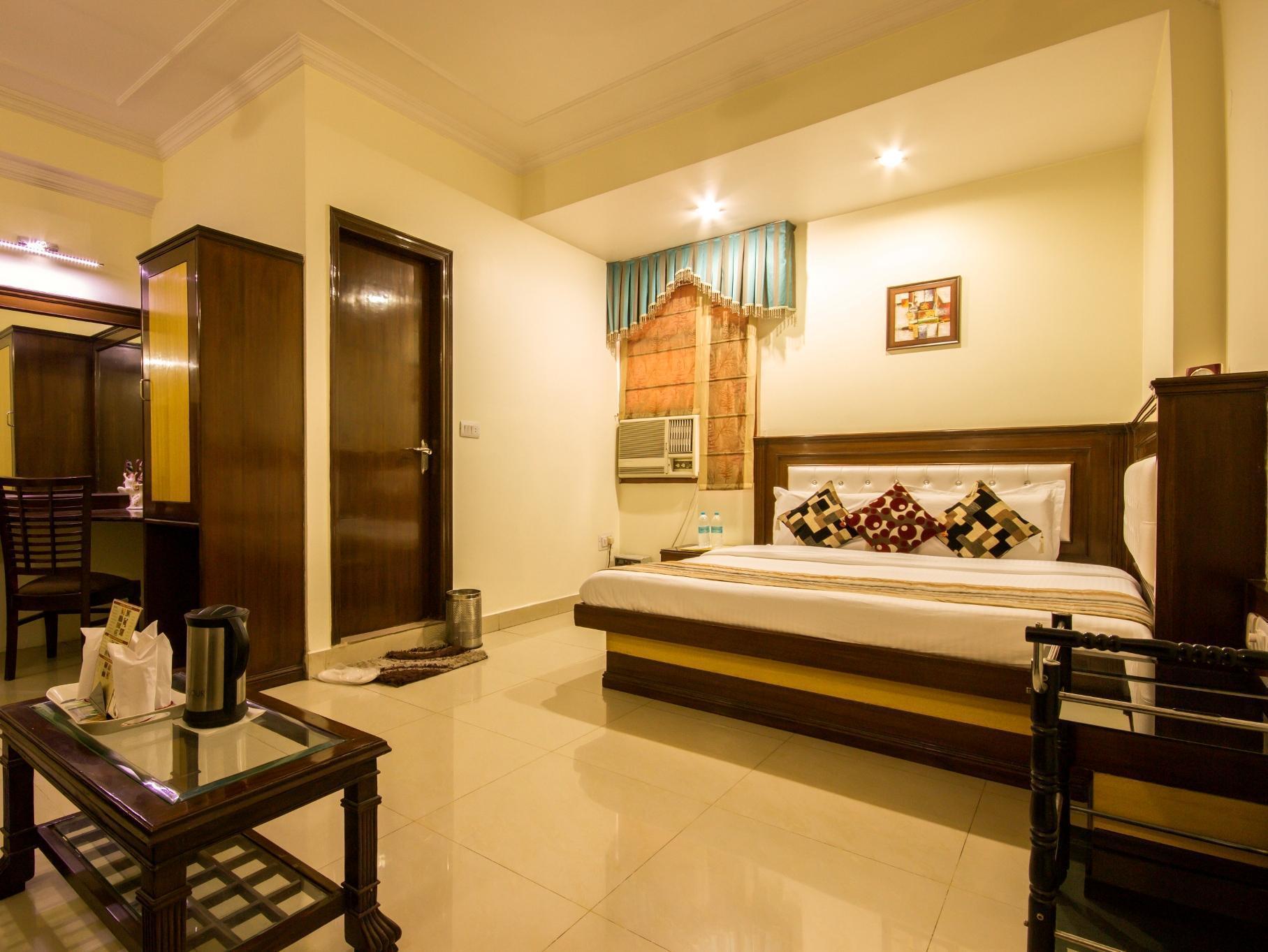 Hotel Grand Park Inn Delhi Kültér fotó