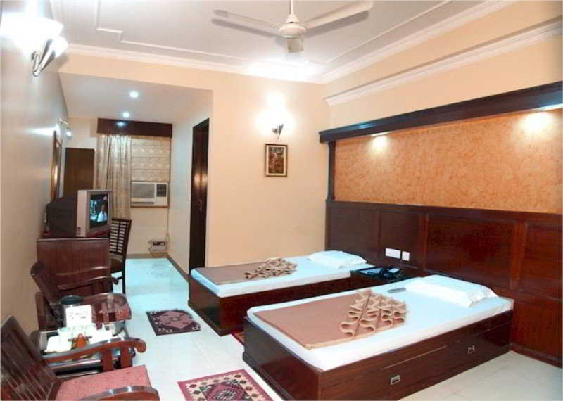 Hotel Grand Park Inn Delhi Kültér fotó