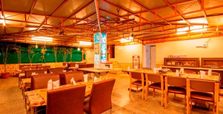 Hotel Grand Park Inn Delhi Kültér fotó